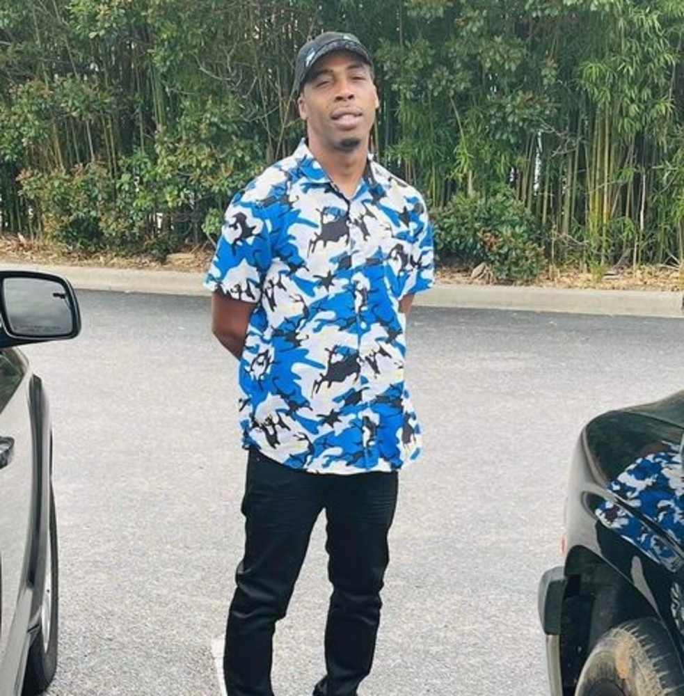 Meet your Posher, Adriel